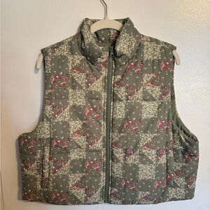 Cropped Puffer Vest - Floral Patchwork